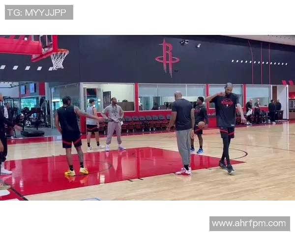 休斯顿火箭队“养成系模式”突围：年轻球员培养如何用团队篮球挑战NBA巨星抱团时代